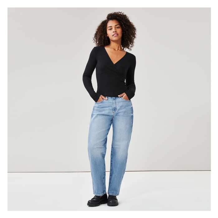 Aux Femmes Jean à jambe cylindrique à taille basse - Laver Moyen